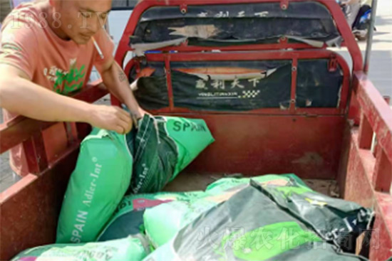 復(fù)合肥漲價(jià)瘋狂 ，而這幾款高端進(jìn)口新型肥卻成了市場香餑餑！